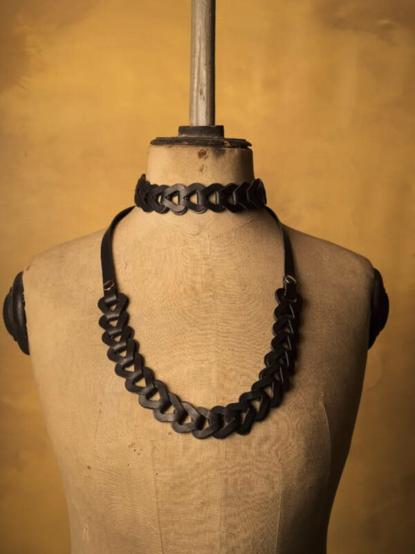 Collar de cuero trenzado. Ajustable, varios colores